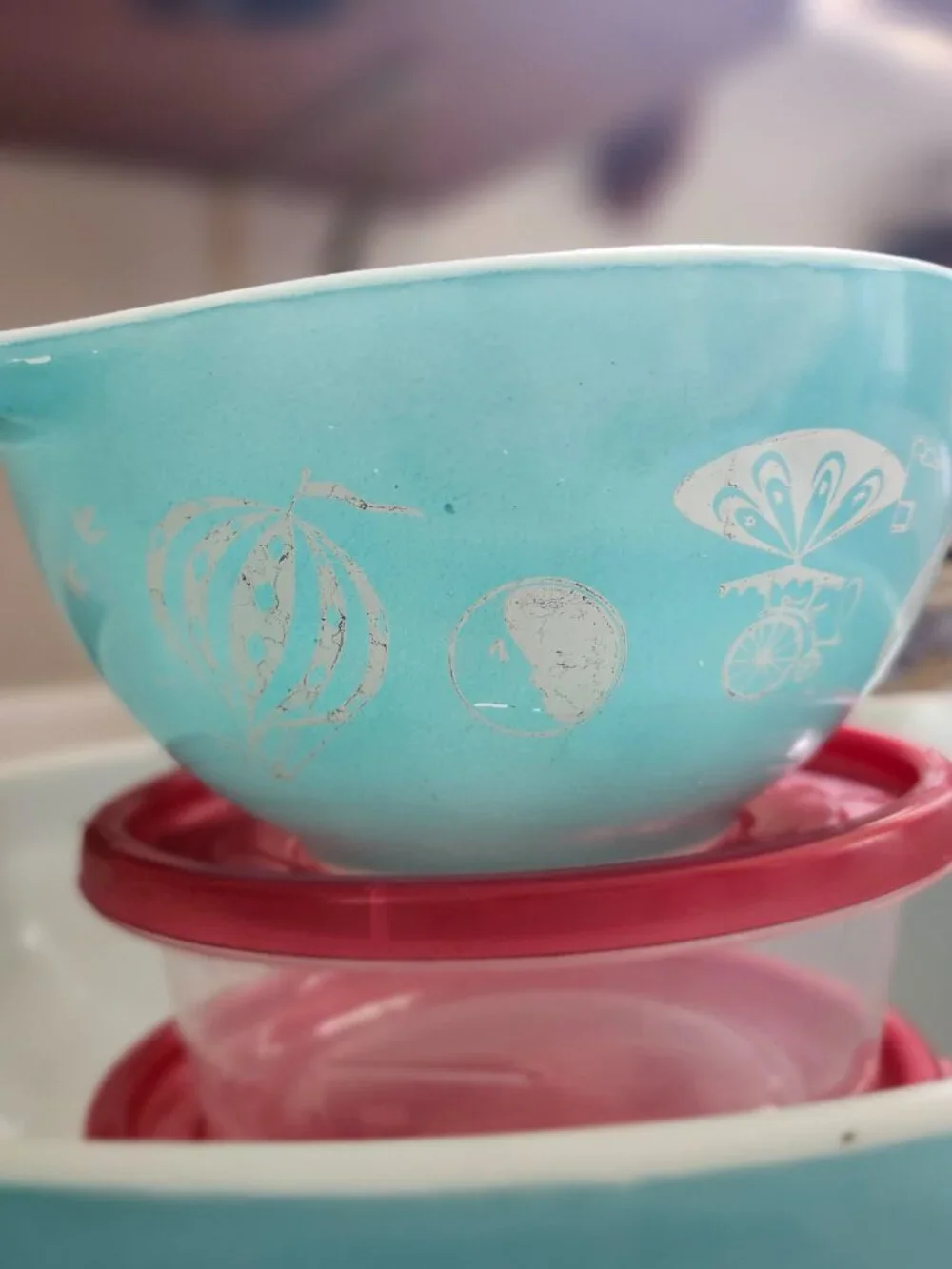 Pyrex balloons chip and dip set